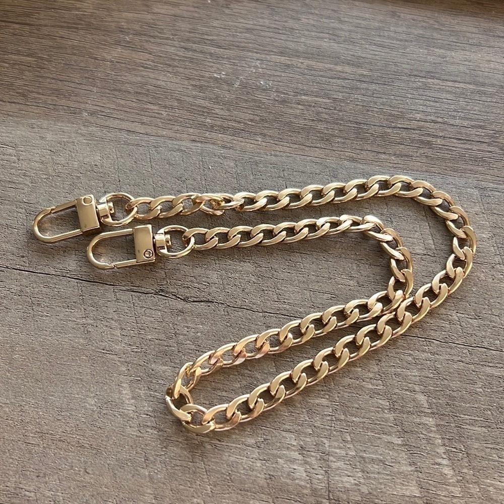 NWOT Gold unbranded chain